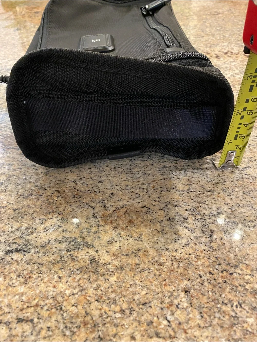 Tumi compact black